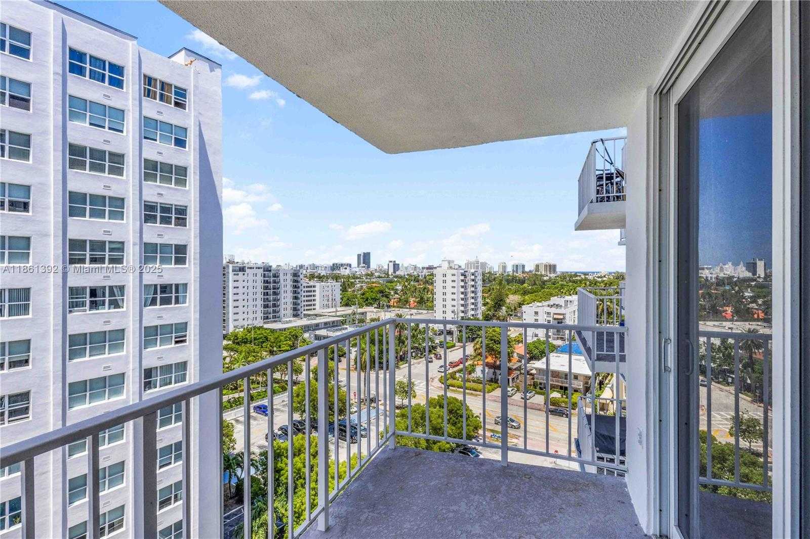 Small Image of 1228 WEST AVE #906, Miami Beach Number 11