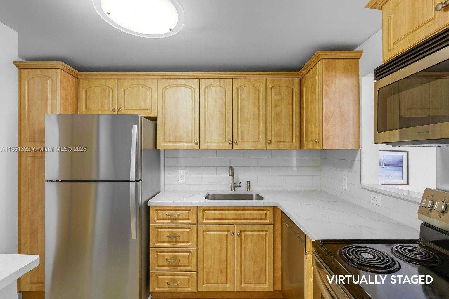 Small Image of 1228 WEST AVE #906, Miami Beach Number 16