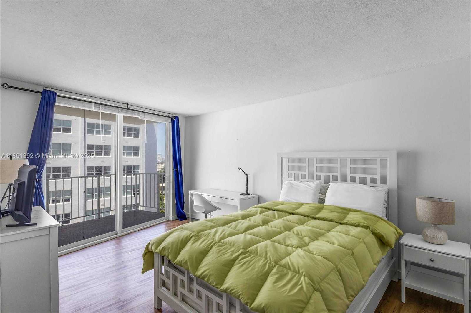 Small Image of 1228 WEST AVE #906, Miami Beach Number 7