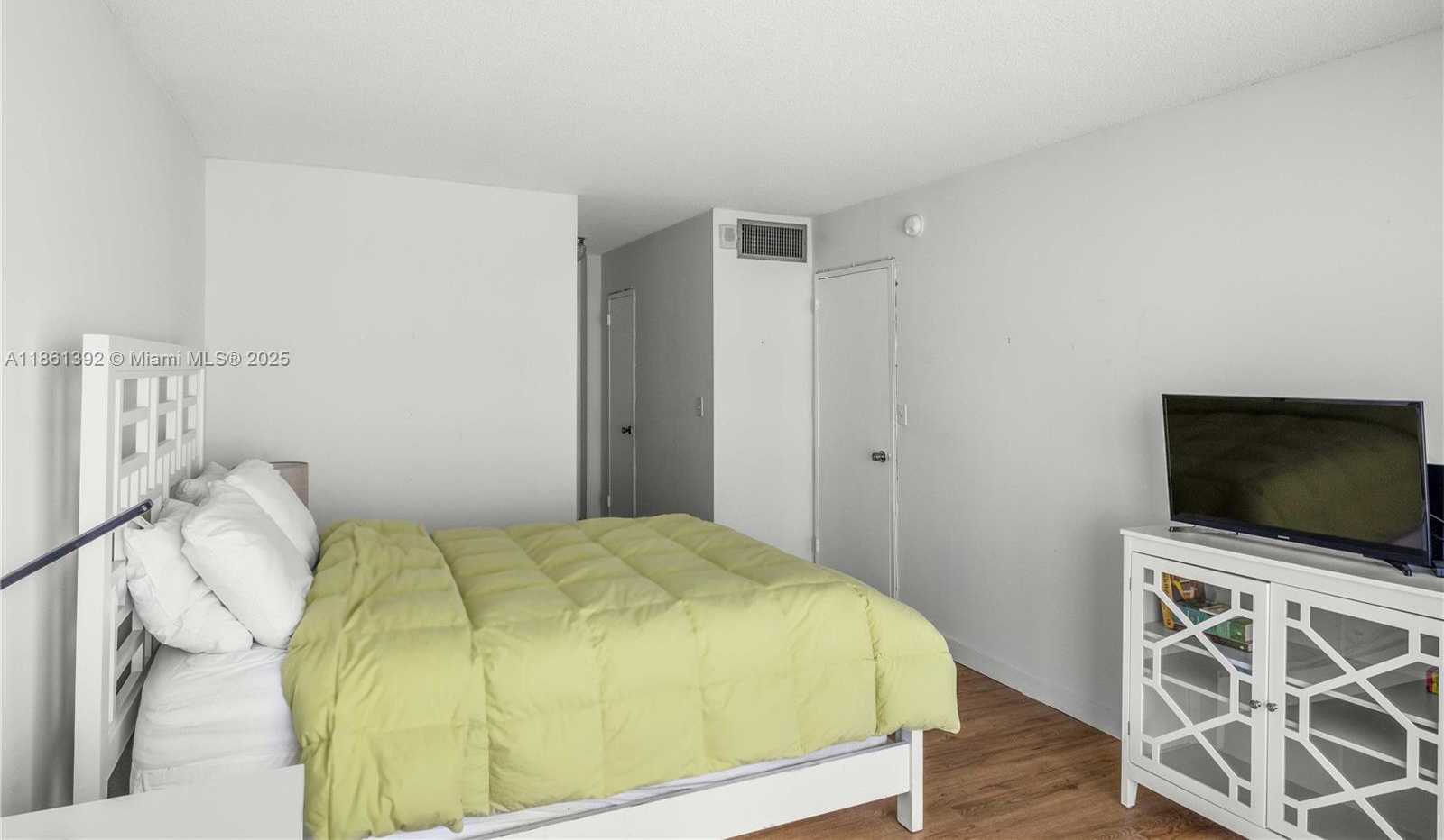 Small Image of 1228 WEST AVE #906, Miami Beach Number 8