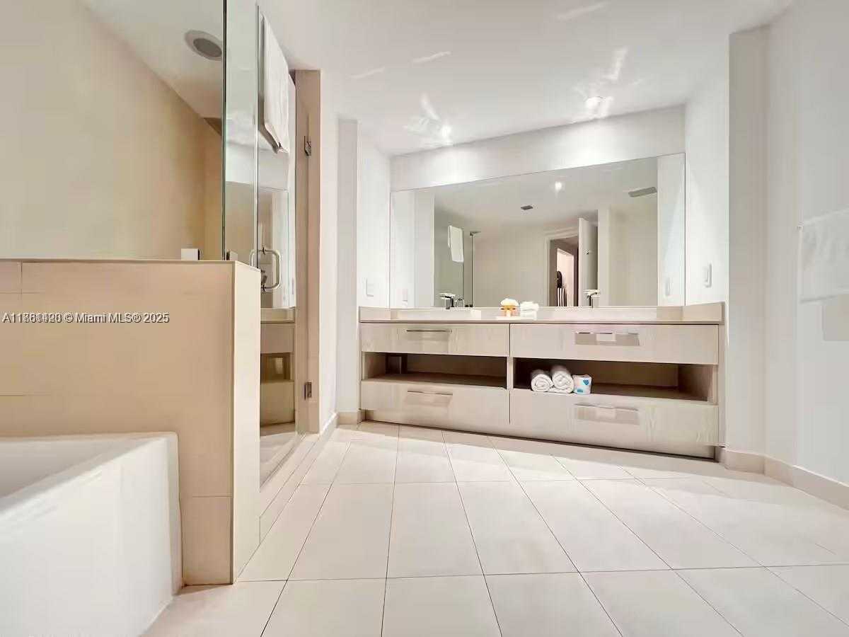 Small Image of 4111 SOUTH OCEAN DR #1801, Hollywood Number 12