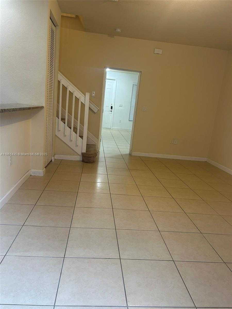 Small Image of 9491 SOUTH WEST 171ST PL, Miami Number 2