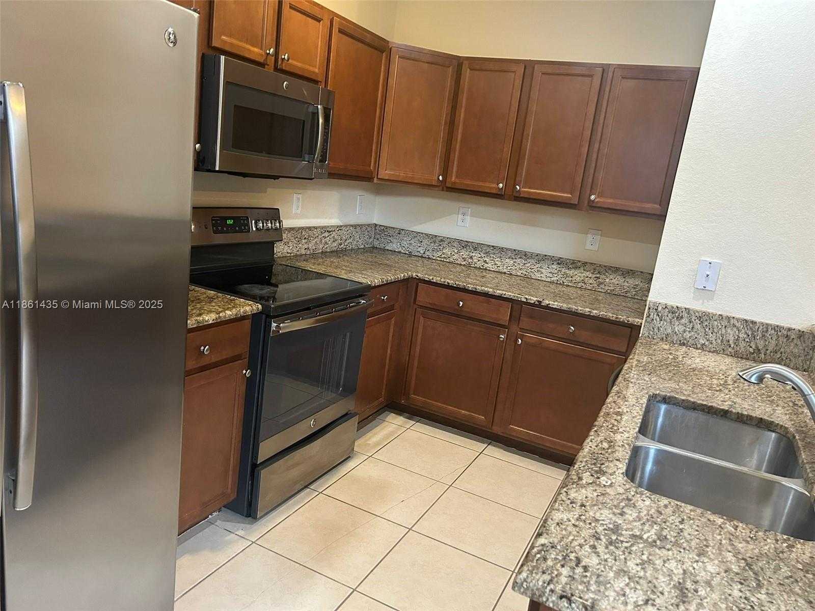 Small Image of 9491 SOUTH WEST 171ST PL, Miami Number 3