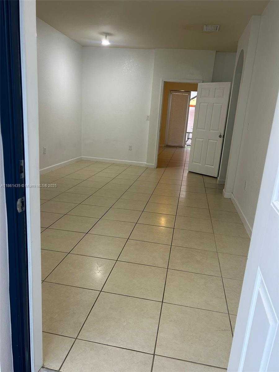 Small Image of 9491 SOUTH WEST 171ST PL, Miami Number 5