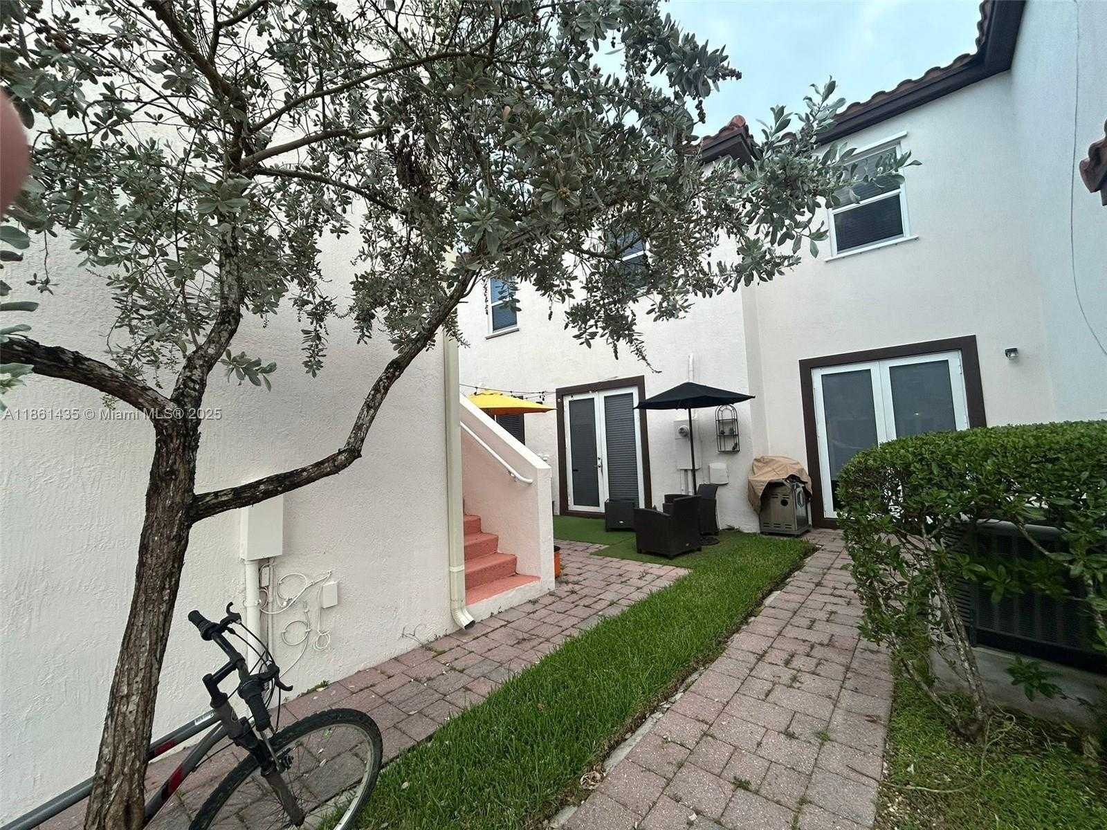 Small Image of 9491 SOUTH WEST 171ST PL, Miami Number 7
