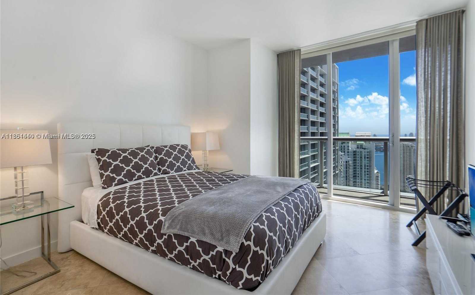 Small Image of 485 BRICKELL AVE #4710, Miami Number 6