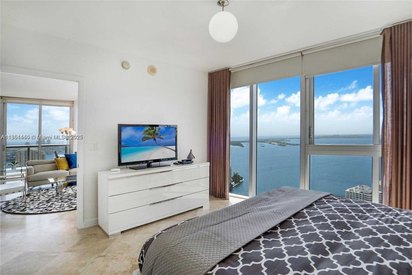 Small Image of 485 BRICKELL AVE #4710, Miami Number 7