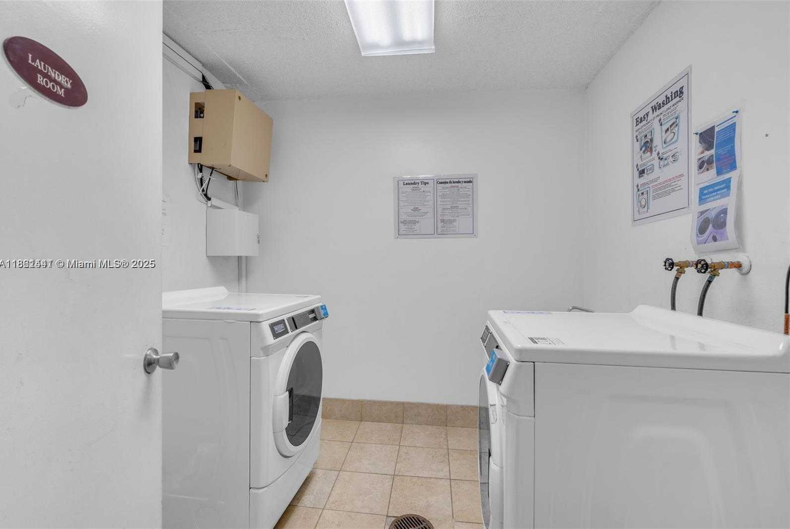 Small Image of 6900 BAY DR #11F, Miami Beach Number 18