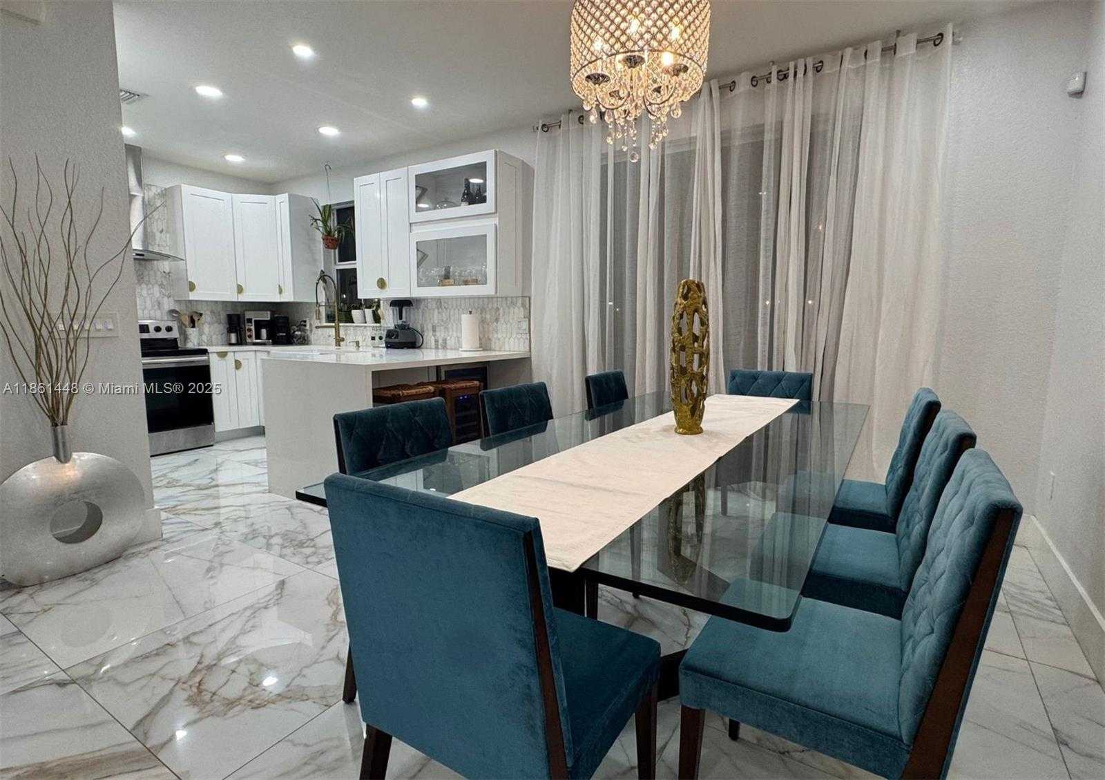 Small Image of 1041 NORTH EAST 208TH ST, Miami Number 14
