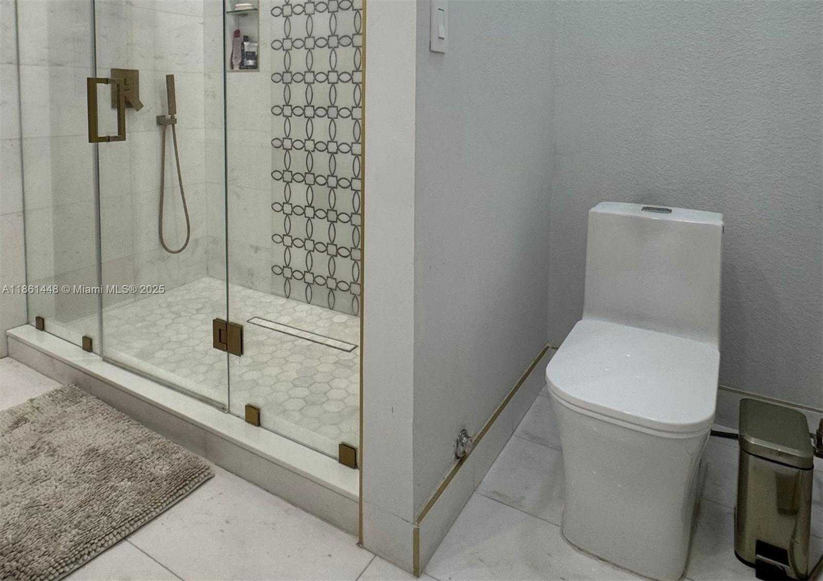 Small Image of 1041 NORTH EAST 208TH ST, Miami Number 18