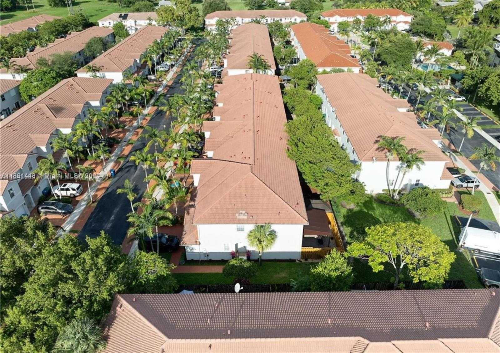 Small Image of 1041 NORTH EAST 208TH ST, Miami Number 29