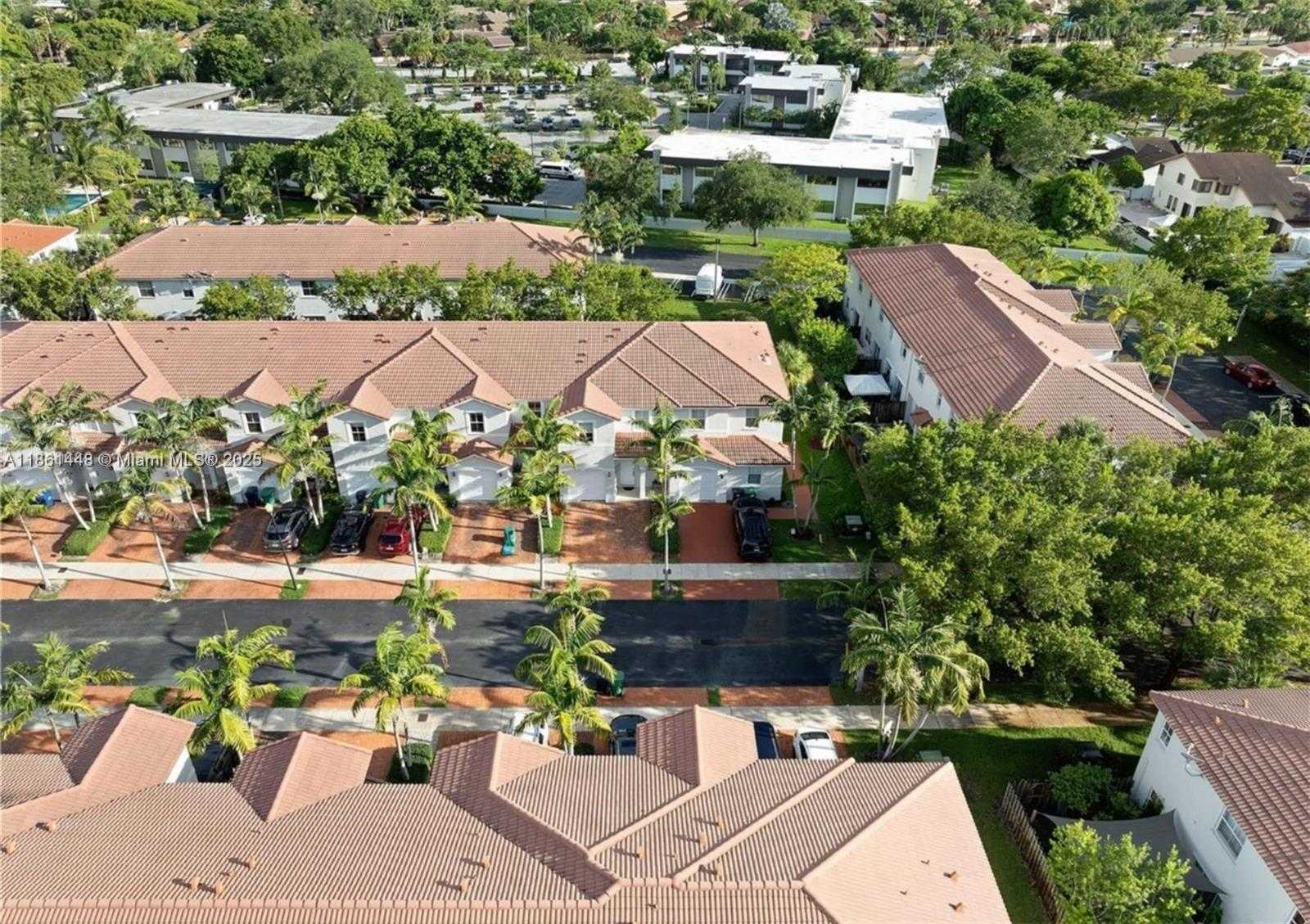 Small Image of 1041 NORTH EAST 208TH ST, Miami Number 30