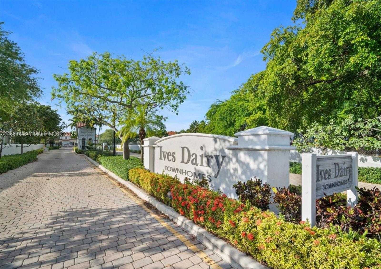 Small Image of 1041 NORTH EAST 208TH ST, Miami Number 34