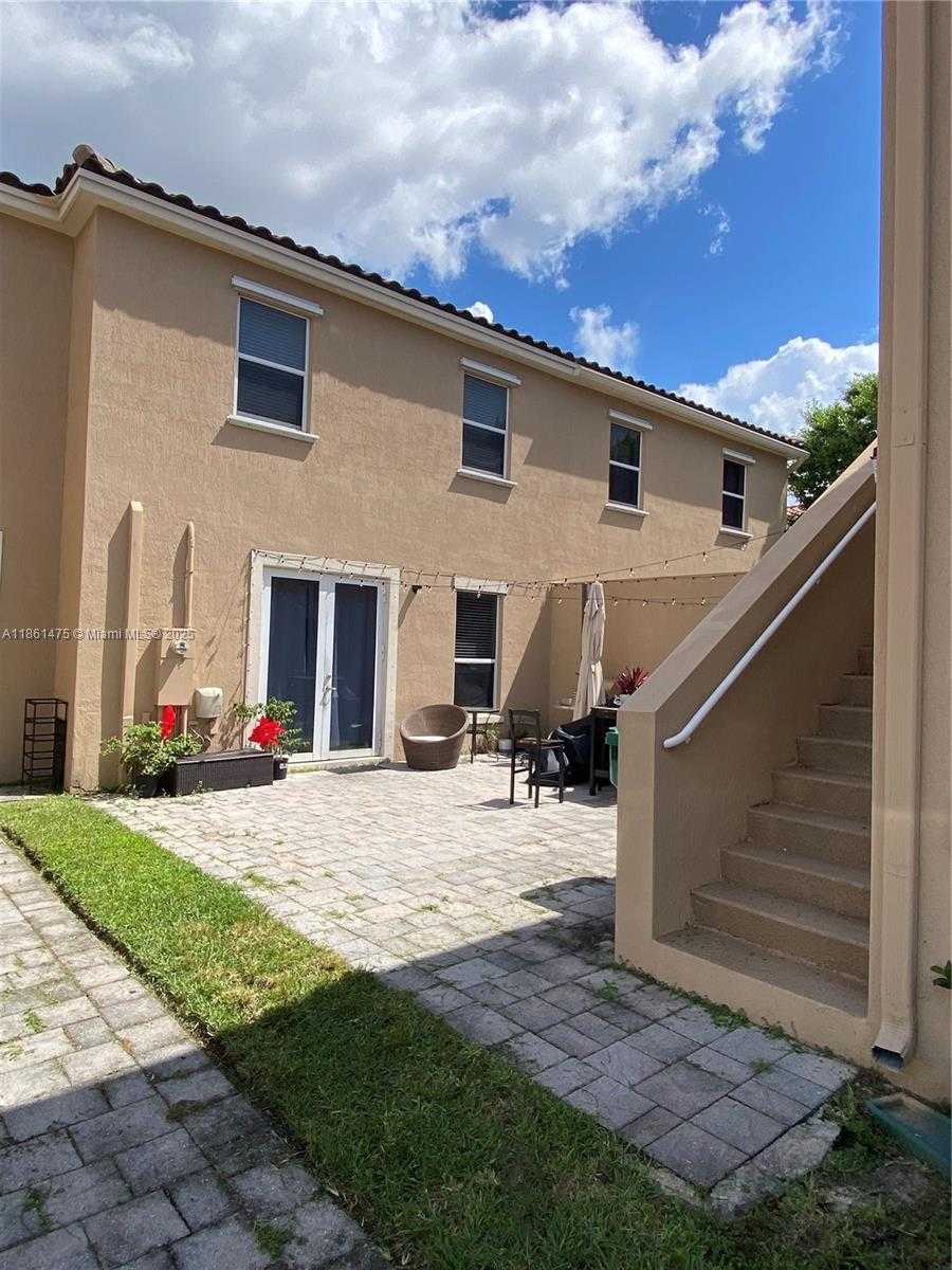 Small Image of 17004 SOUTH WEST 95TH TER, Miami Number 11