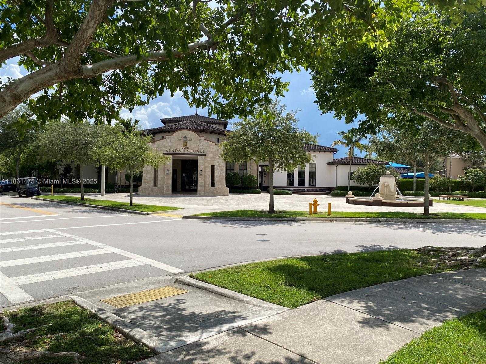 Small Image of 17004 SOUTH WEST 95TH TER, Miami Number 14