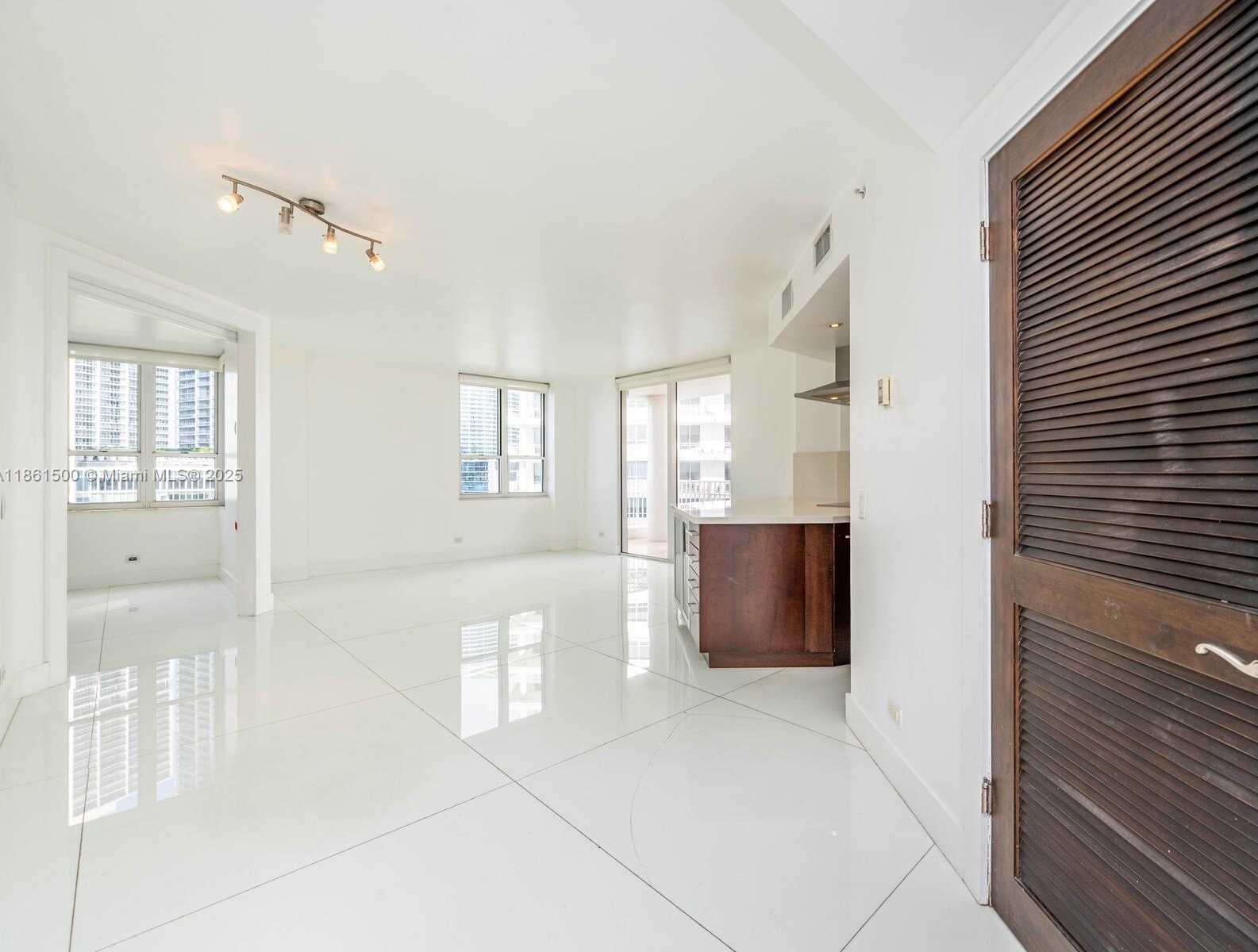 Small Image of 701 BRICKELL KEY BLVD #1504, Miami Number 3