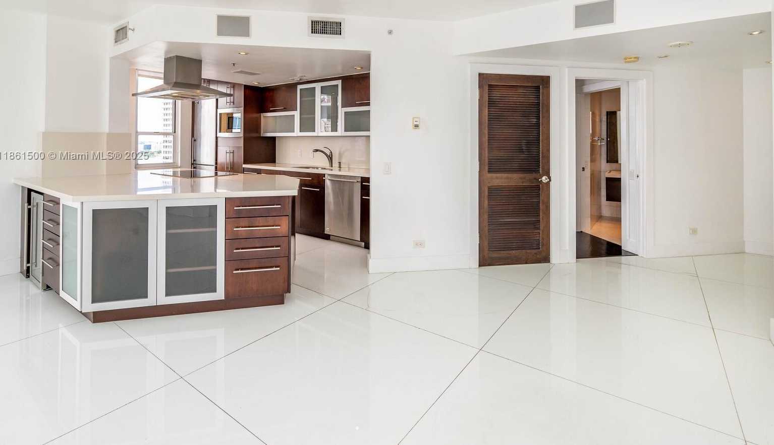 Small Image of 701 BRICKELL KEY BLVD #1504, Miami Number 5