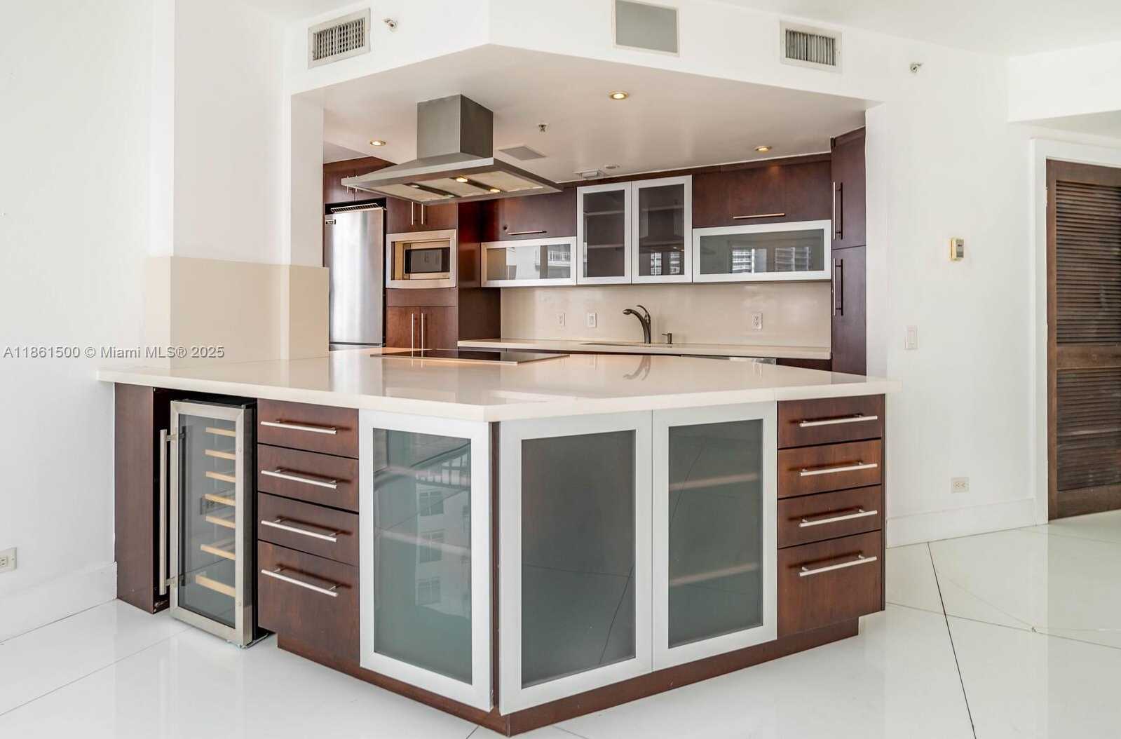 Small Image of 701 BRICKELL KEY BLVD #1504, Miami Number 6