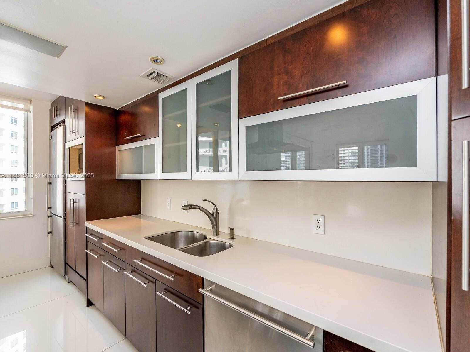 Small Image of 701 BRICKELL KEY BLVD #1504, Miami Number 7