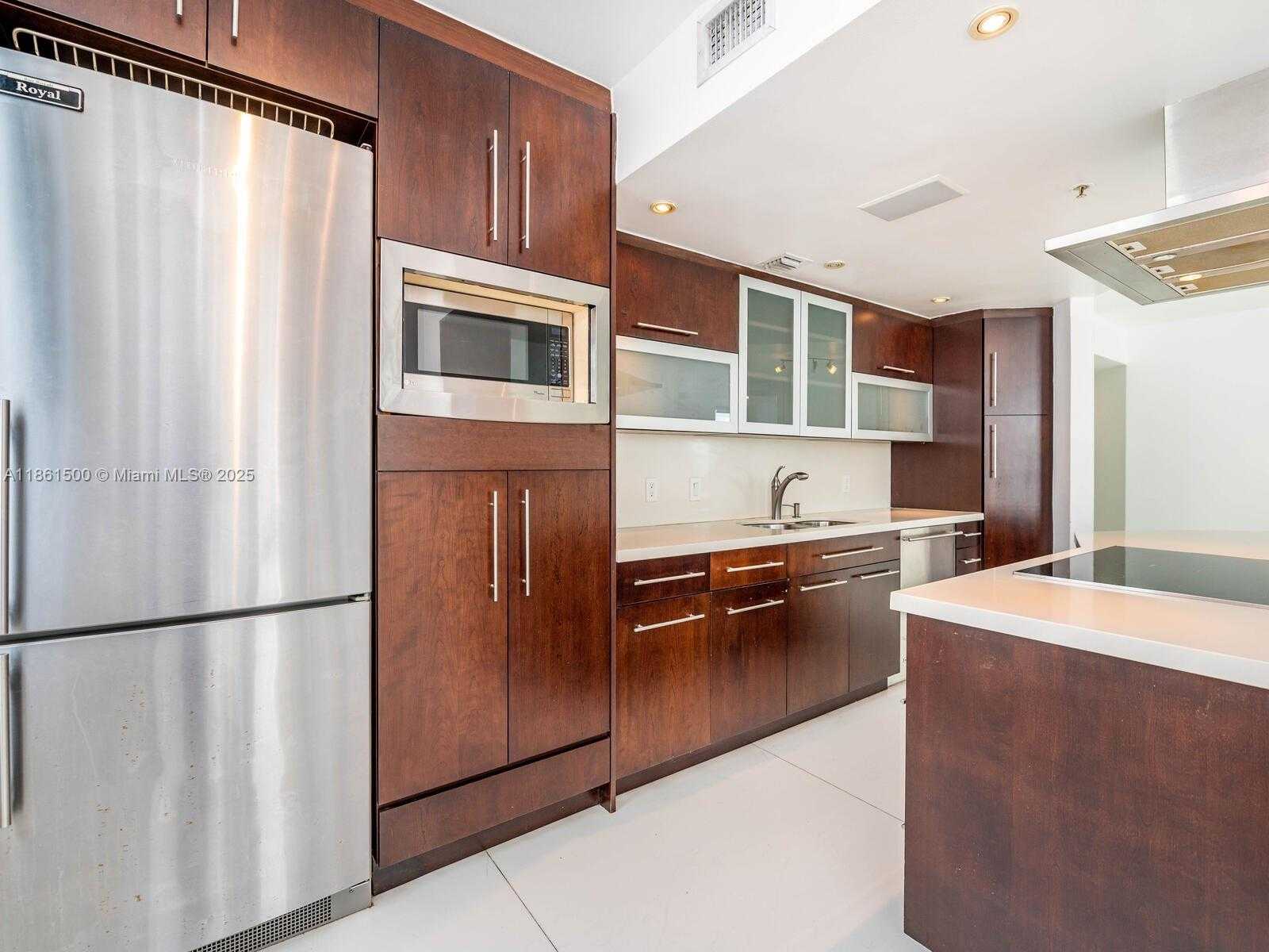 Small Image of 701 BRICKELL KEY BLVD #1504, Miami Number 8