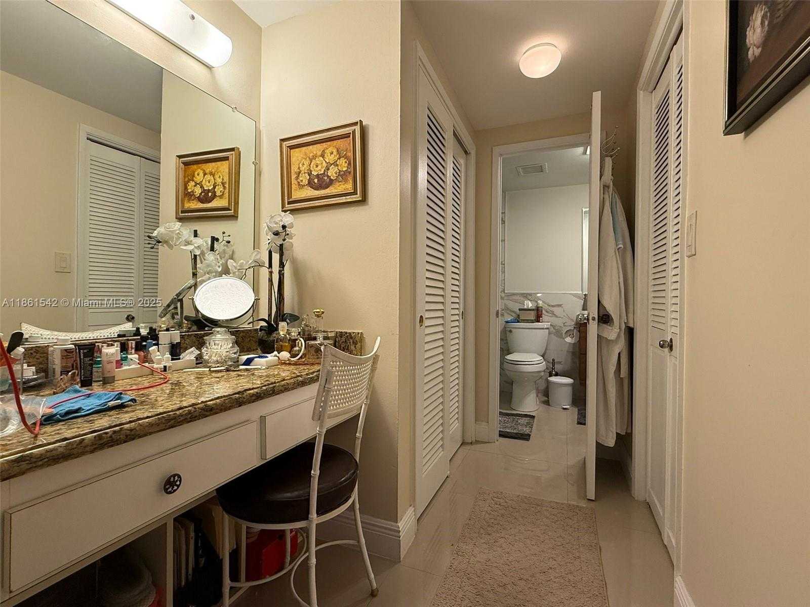 Small Image of 4350 HILLCREST DR #112, Hollywood Number 15