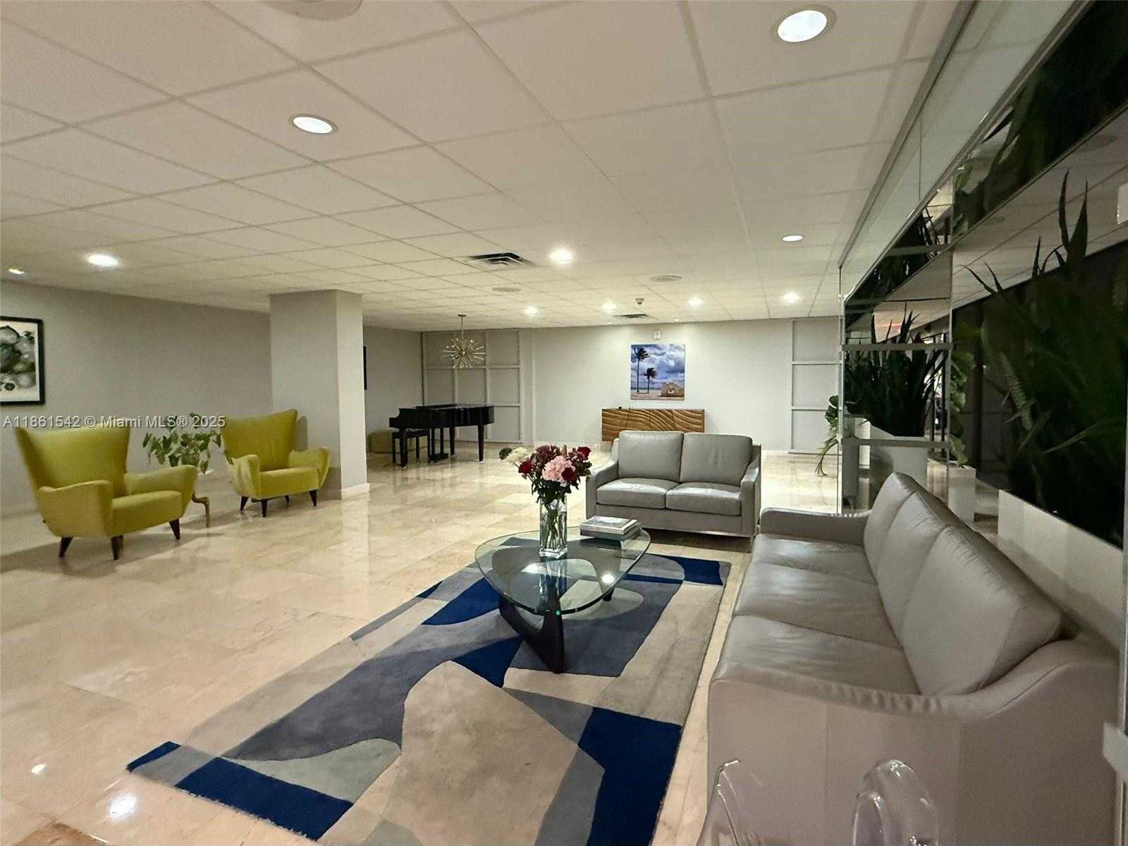 Small Image of 4350 HILLCREST DR #112, Hollywood Number 20