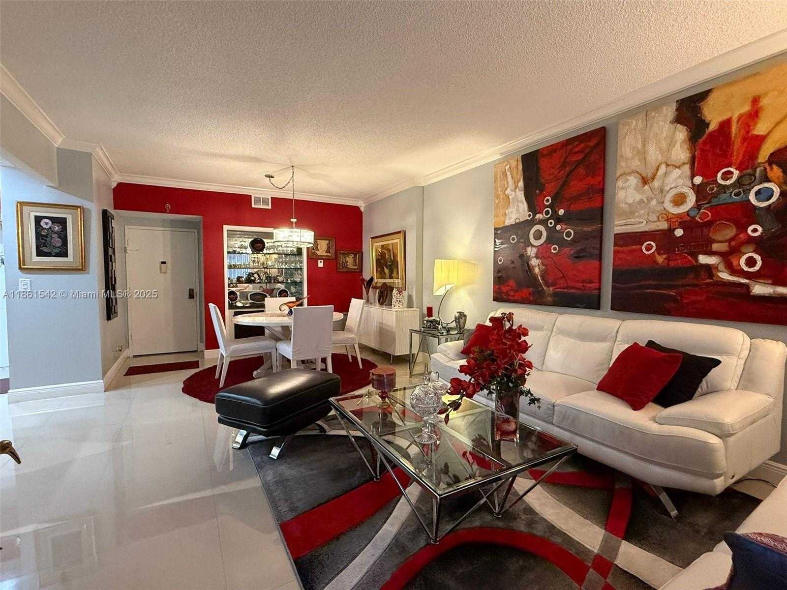 Small Image of 4350 HILLCREST DR #112, Hollywood Number 4