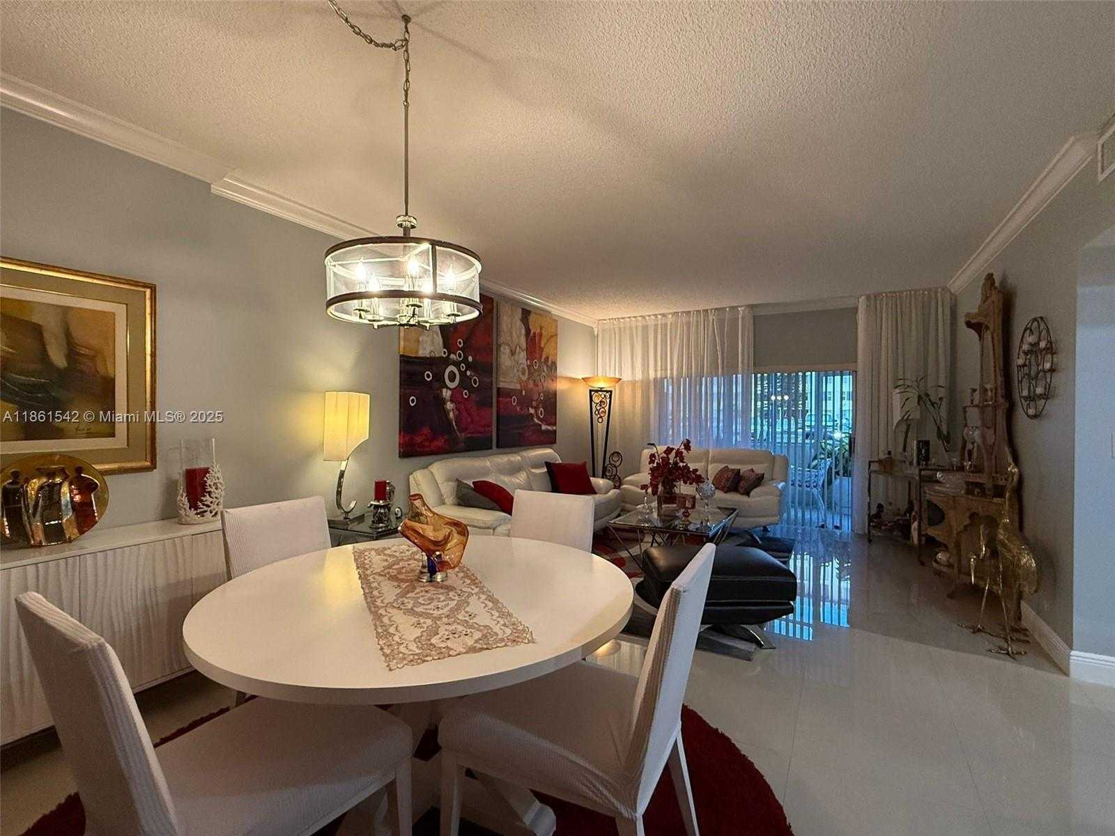 Small Image of 4350 HILLCREST DR #112, Hollywood Number 9