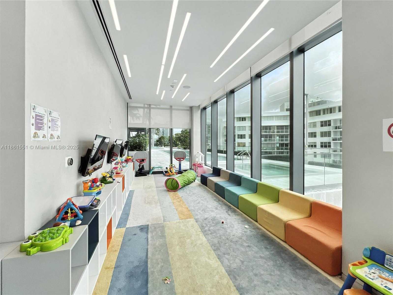 Small Image of 3131 NORTH EAST 7TH AVE #1504, Miami Number 24