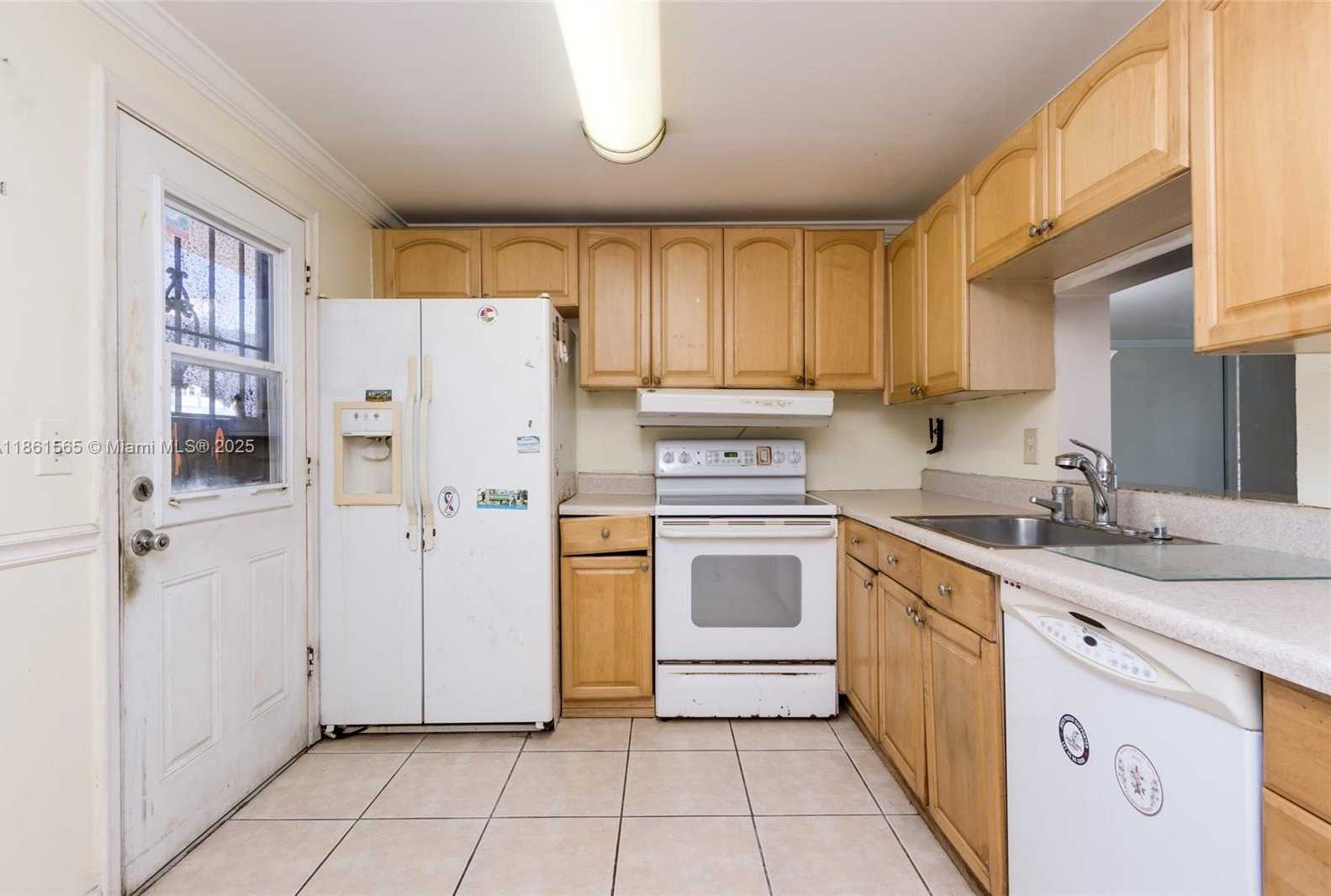 Small Image of 301 NORTH EAST 14TH AVE #108, Hallandale Beach Number 13