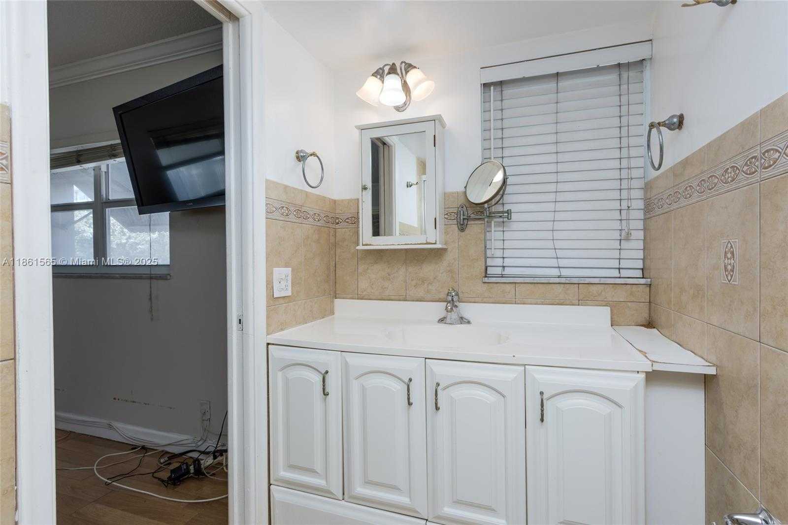 Small Image of 301 NORTH EAST 14TH AVE #108, Hallandale Beach Number 27