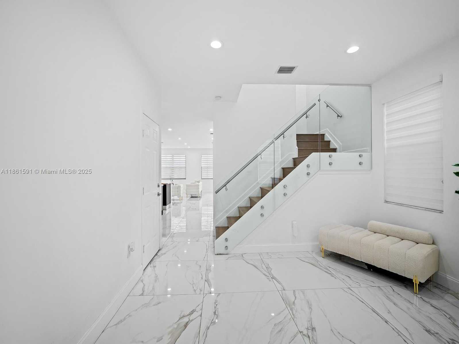 Small Image of 10343 NORTH WEST 70TH LN, Doral Number 14