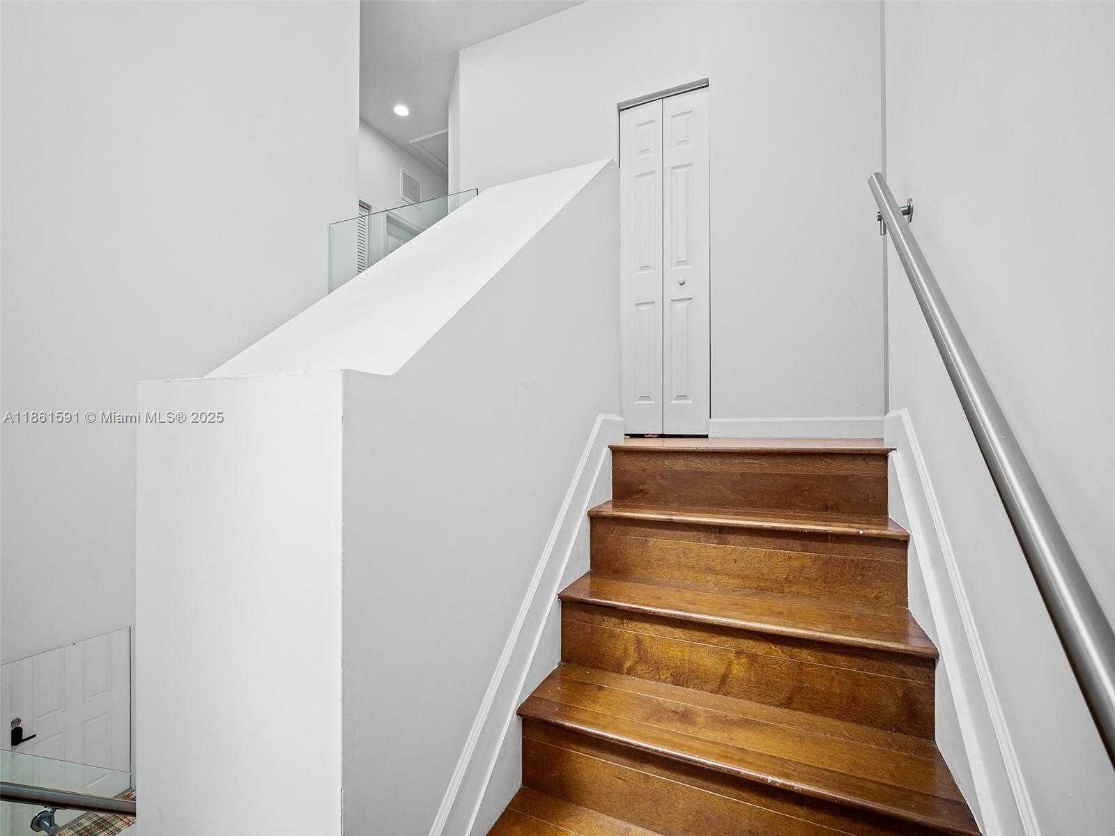 Small Image of 10343 NORTH WEST 70TH LN, Doral Number 16