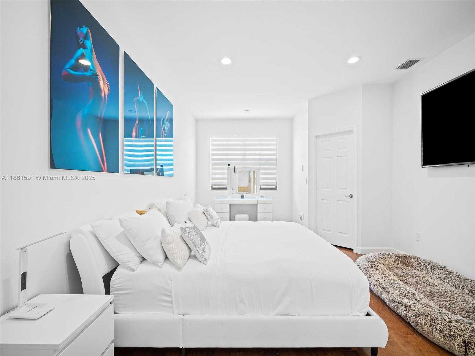 Small Image of 10343 NORTH WEST 70TH LN, Doral Number 18