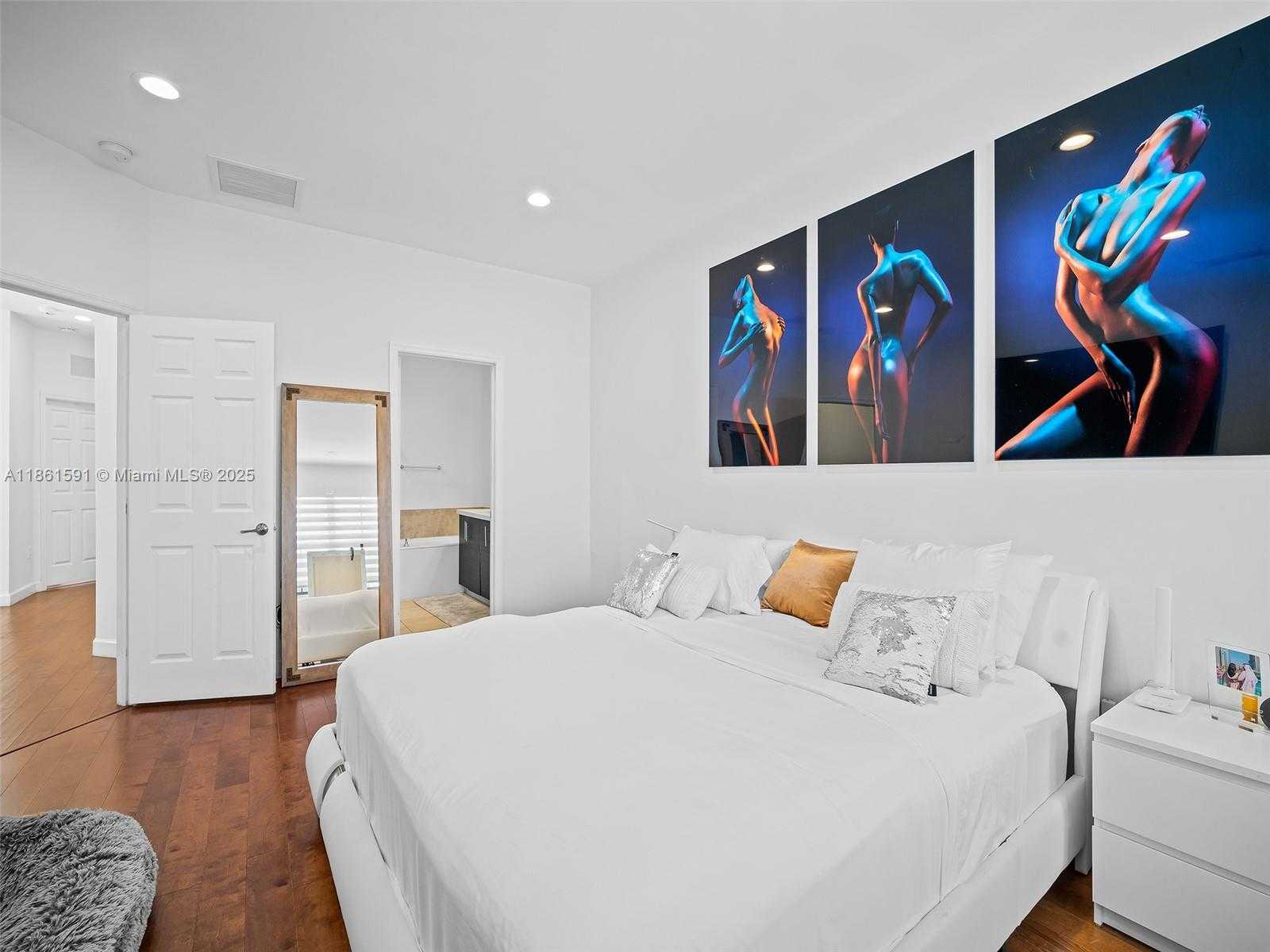 Small Image of 10343 NORTH WEST 70TH LN, Doral Number 19