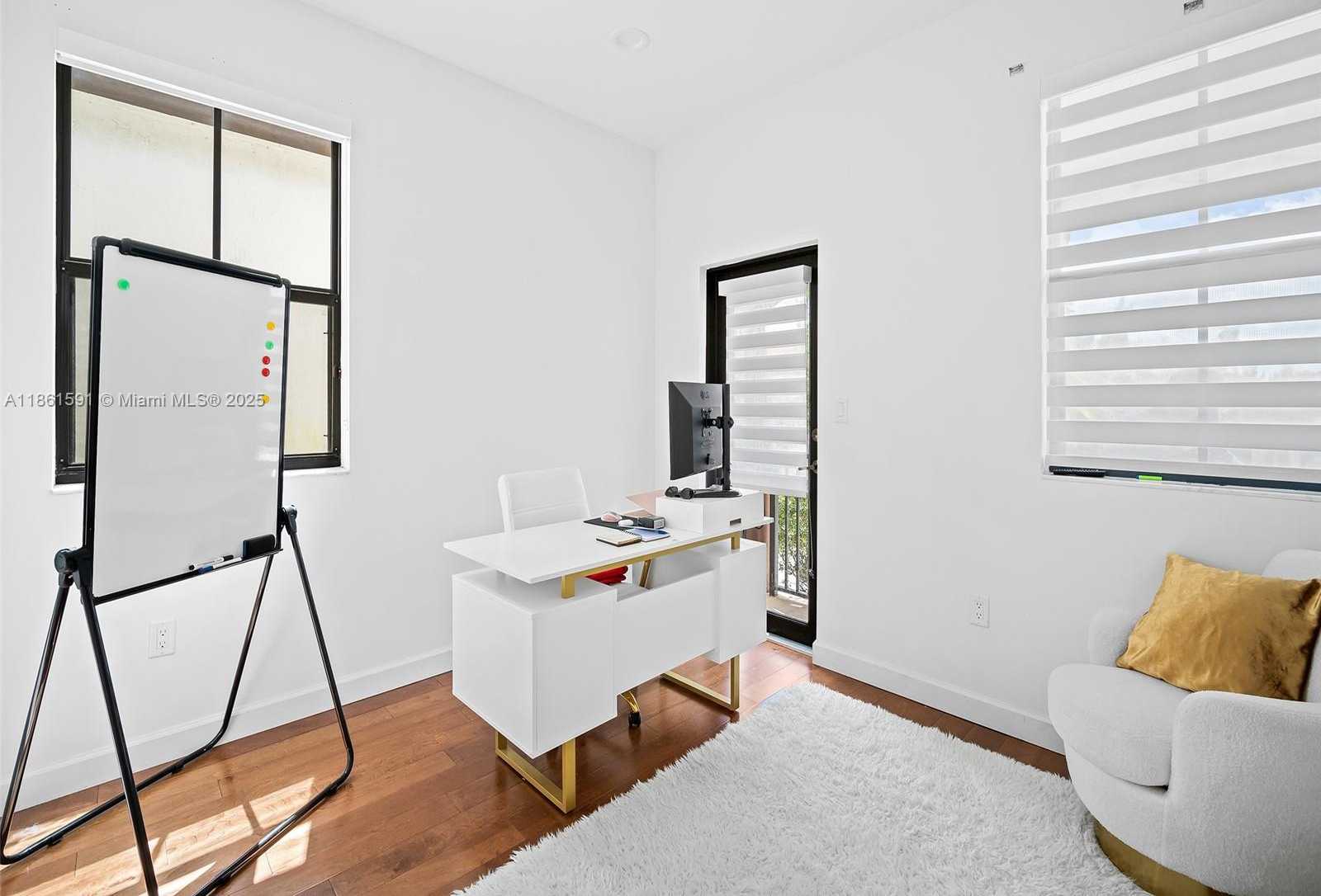 Small Image of 10343 NORTH WEST 70TH LN, Doral Number 27