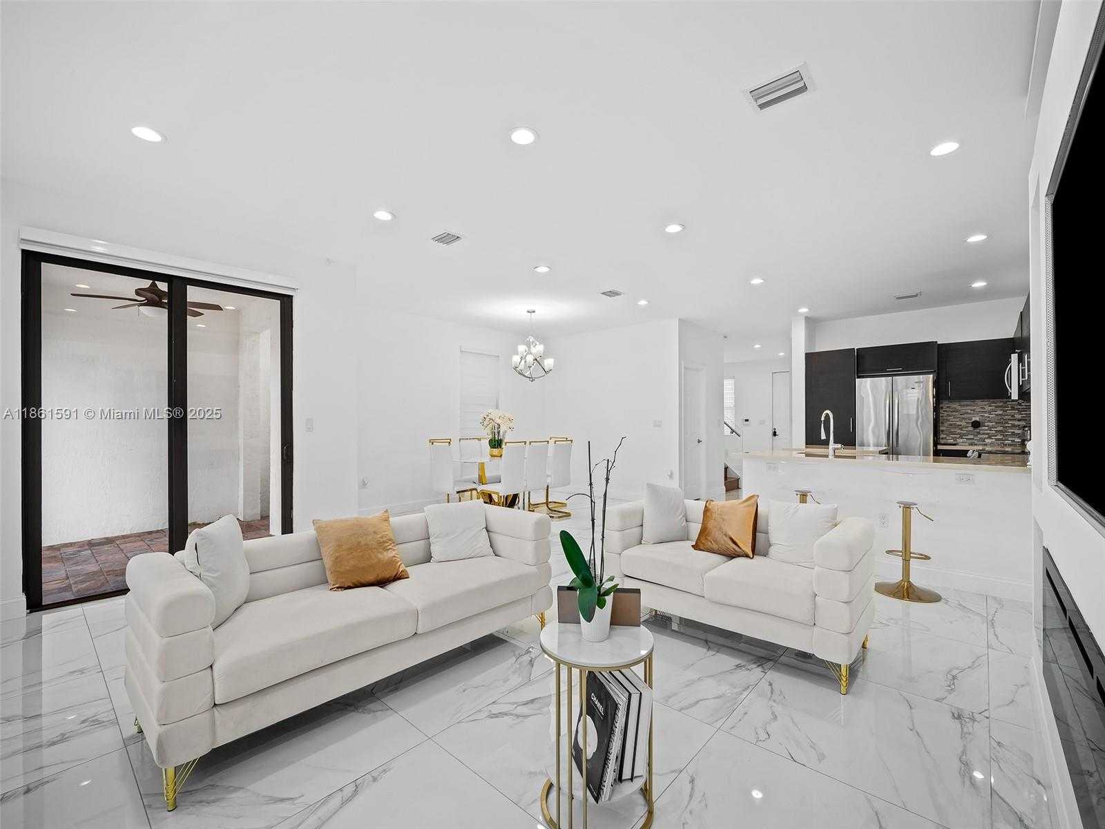 Small Image of 10343 NORTH WEST 70TH LN, Doral Number 6
