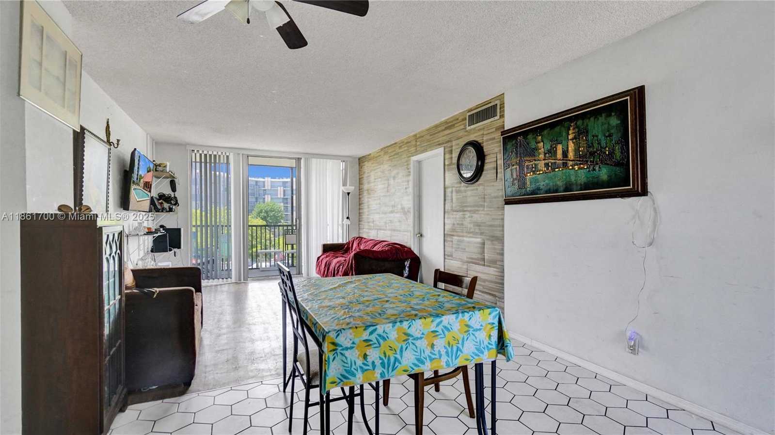 Small Image of 3101 NORTH COUNTRY CLUB DR #401, Aventura Number 11