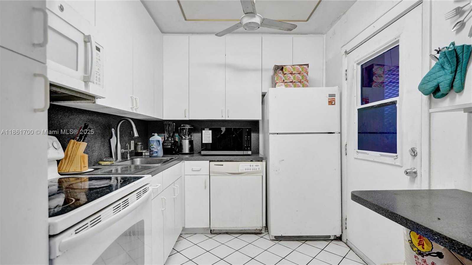 Small Image of 3101 NORTH COUNTRY CLUB DR #401, Aventura Number 13