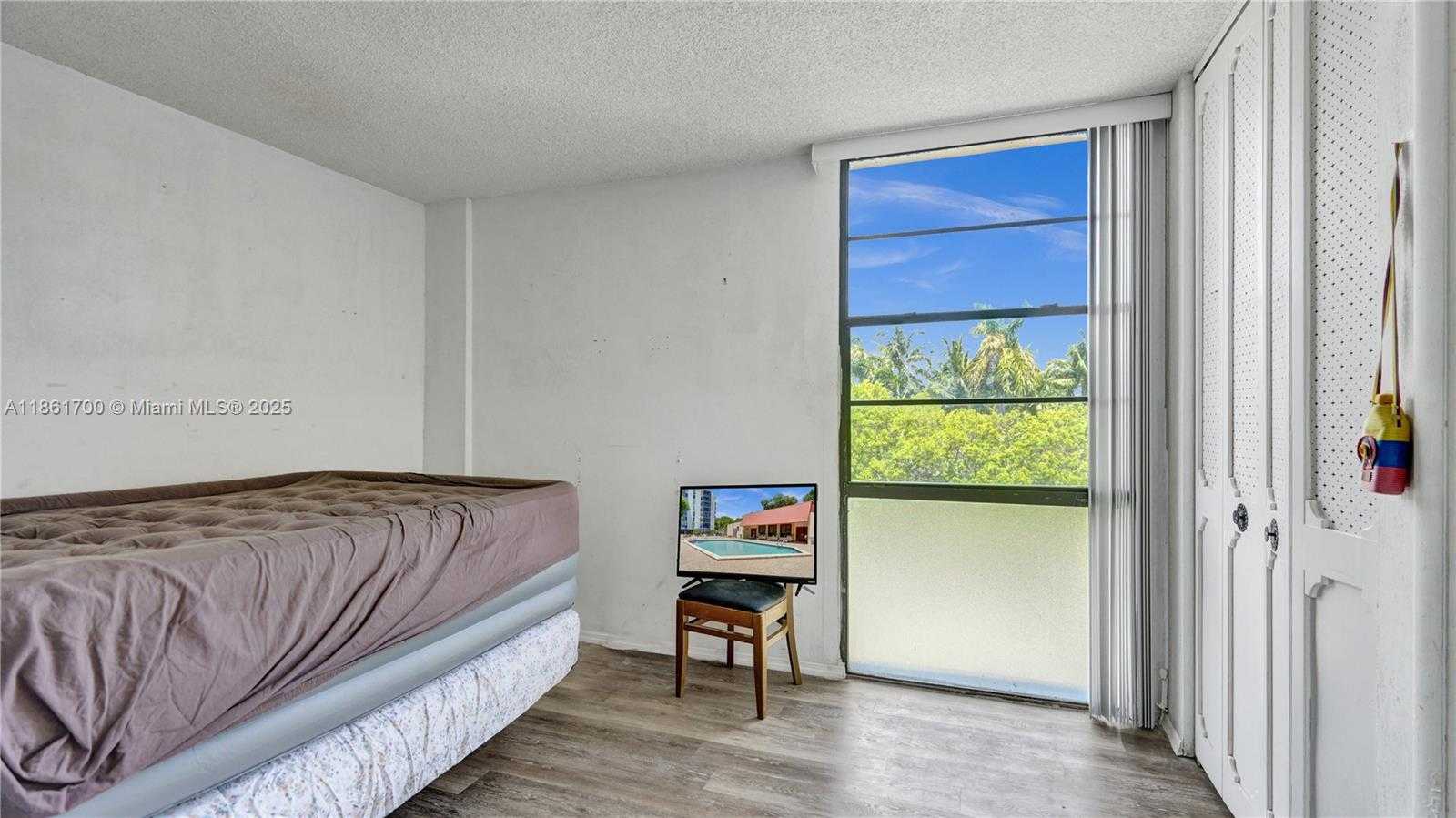 Small Image of 3101 NORTH COUNTRY CLUB DR #401, Aventura Number 17