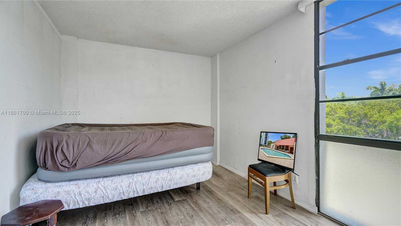 Small Image of 3101 NORTH COUNTRY CLUB DR #401, Aventura Number 18