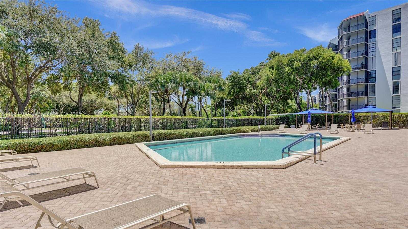 Small Image of 3101 NORTH COUNTRY CLUB DR #401, Aventura Number 34
