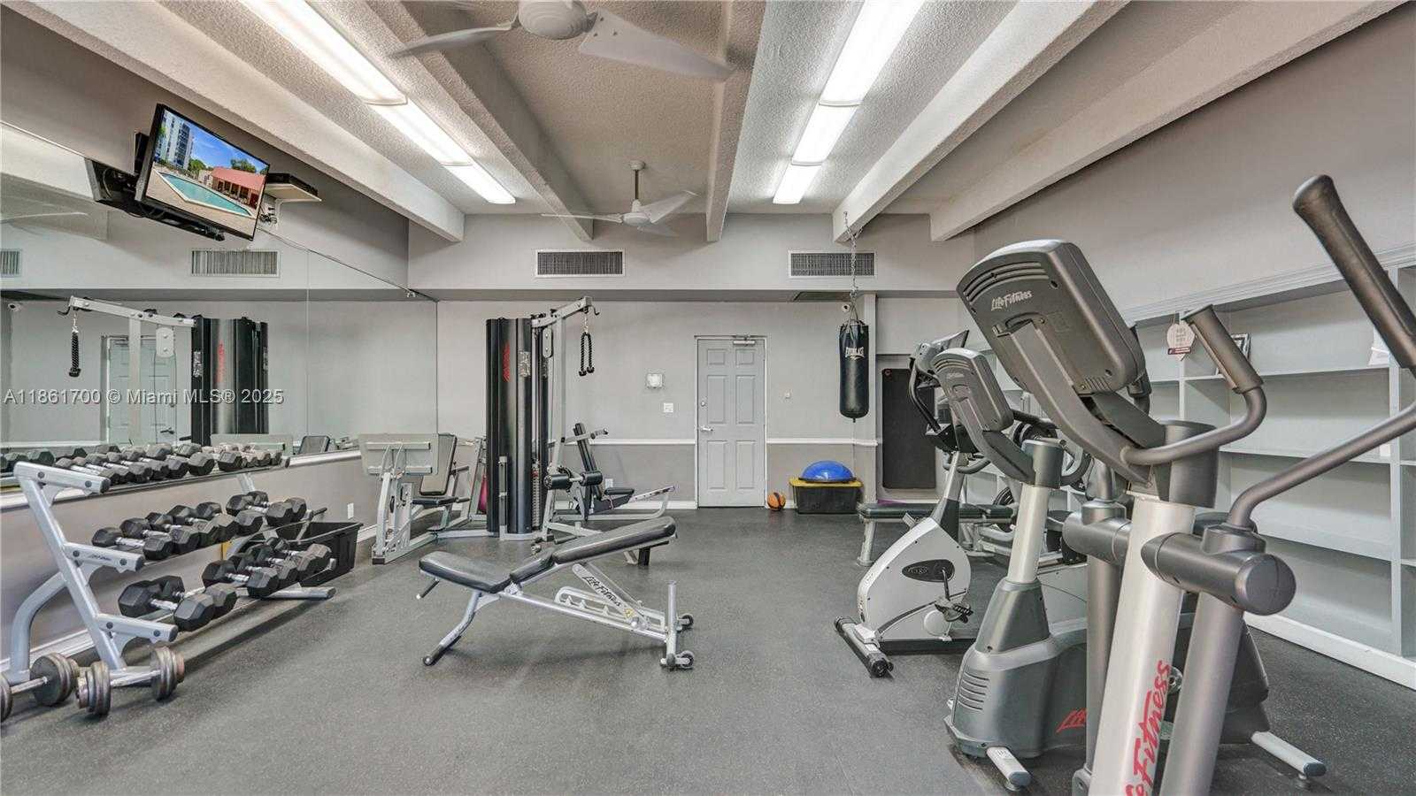 Small Image of 3101 NORTH COUNTRY CLUB DR #401, Aventura Number 40