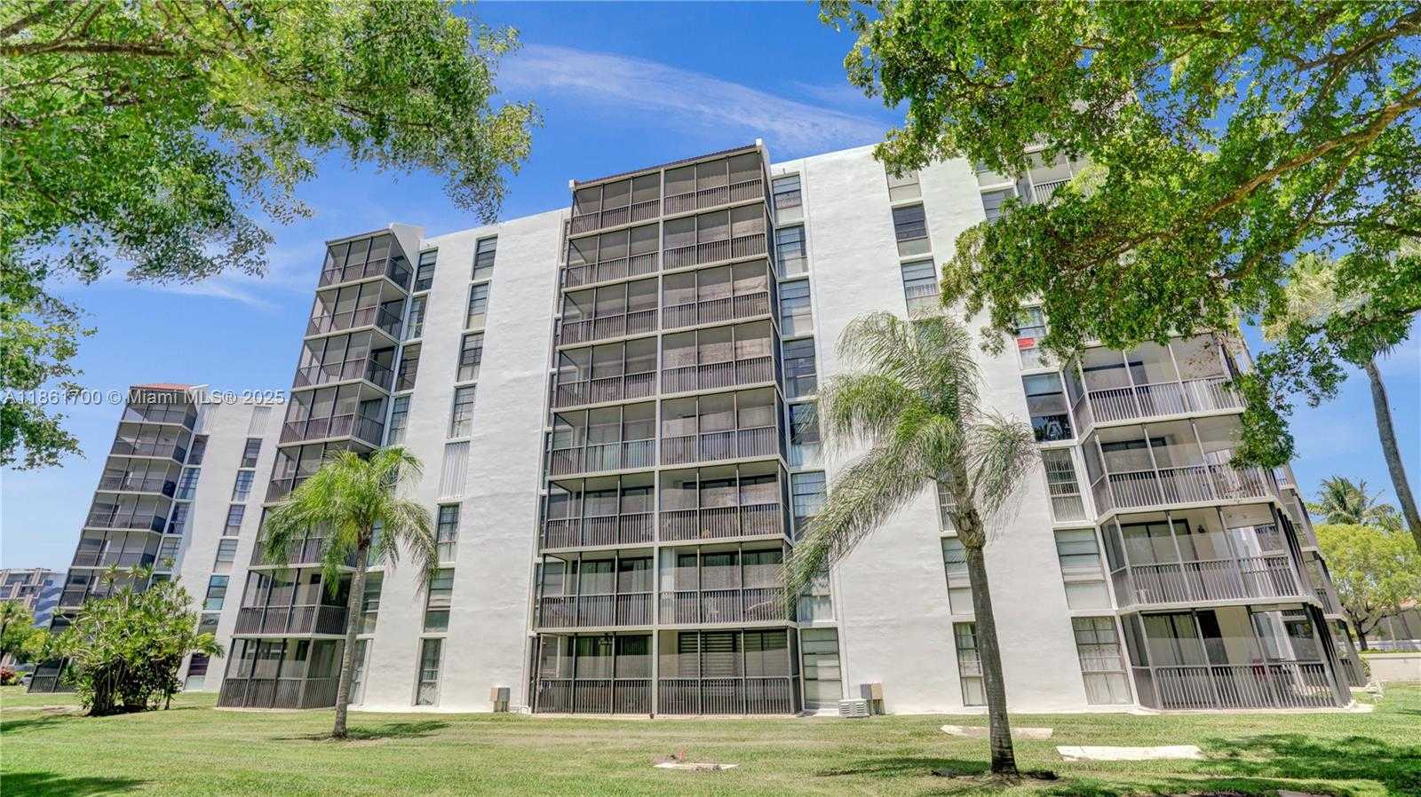 Small Image of 3101 NORTH COUNTRY CLUB DR #401, Aventura Number 41