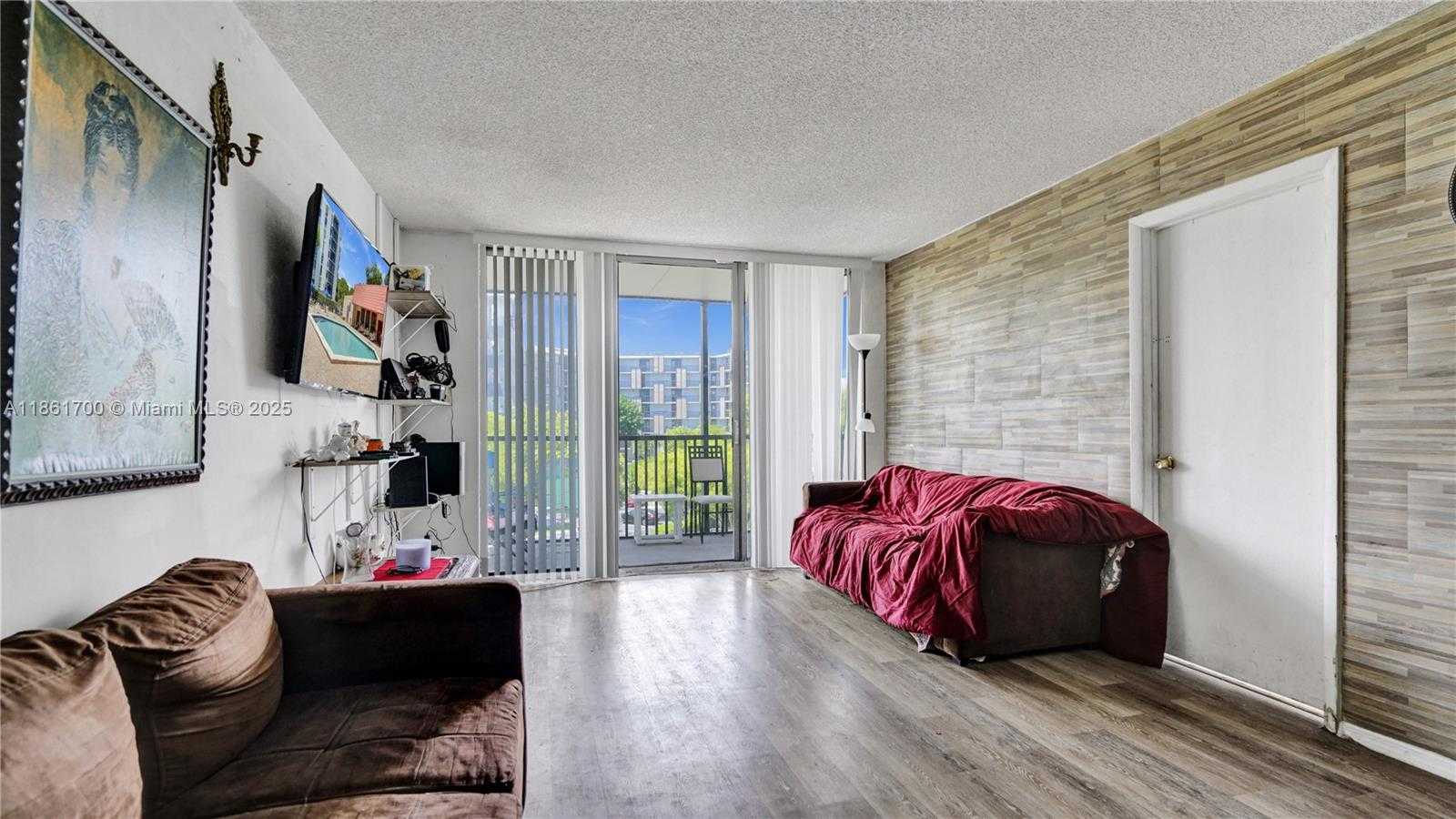 Small Image of 3101 NORTH COUNTRY CLUB DR #401, Aventura Number 8