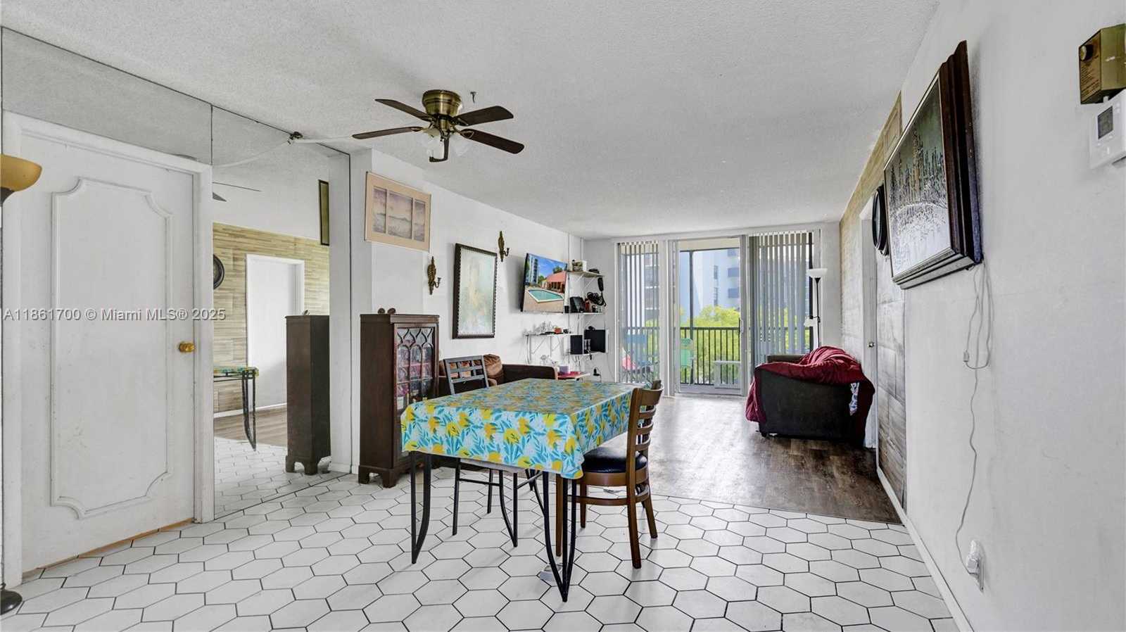 Small Image of 3101 NORTH COUNTRY CLUB DR #401, Aventura Number 9