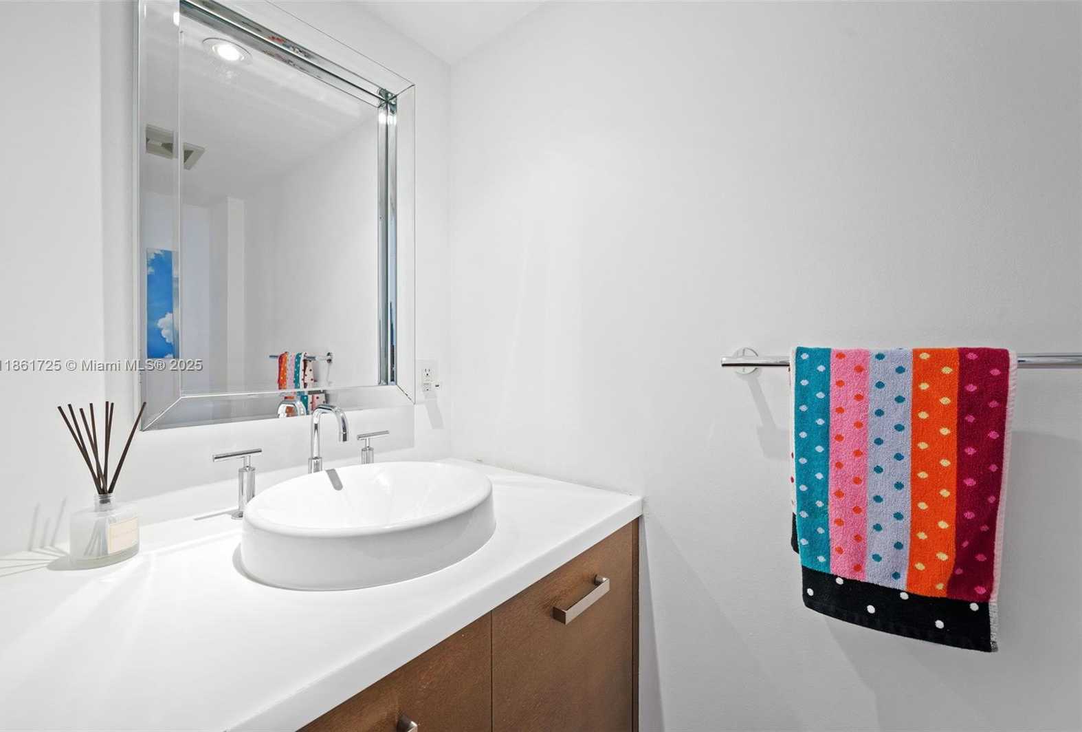 Small Image of 6917 COLLINS AVE #404, Miami Beach Number 18