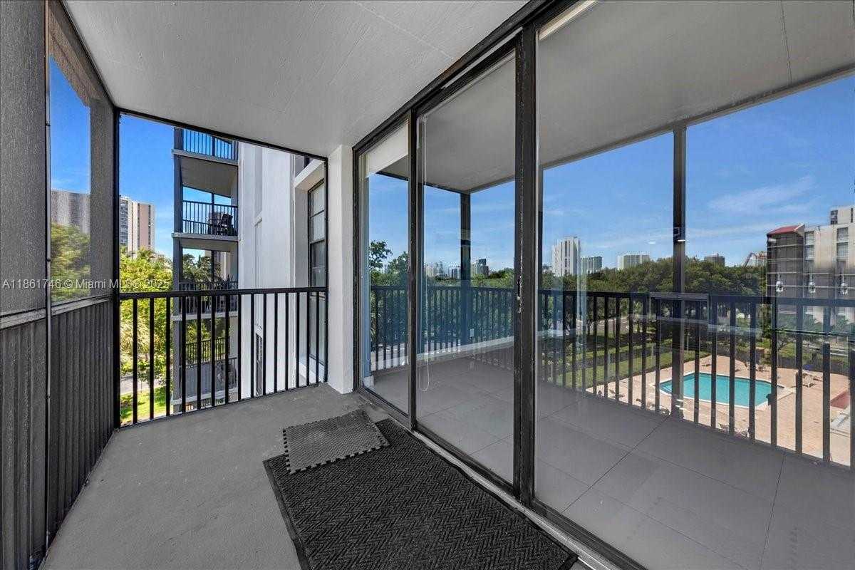 Small Image of 3101 NORTH COUNTRY CLUB DR #512, Aventura Number 10