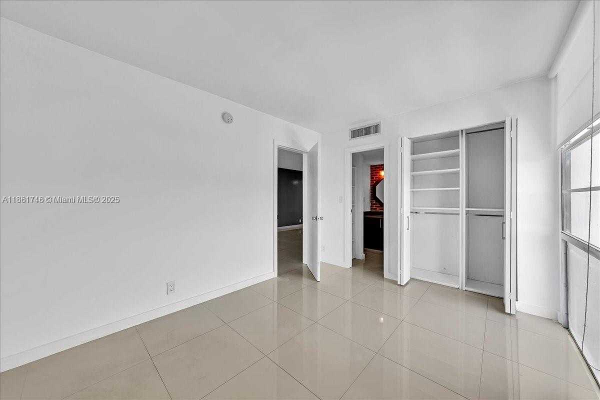 Small Image of 3101 NORTH COUNTRY CLUB DR #512, Aventura Number 13