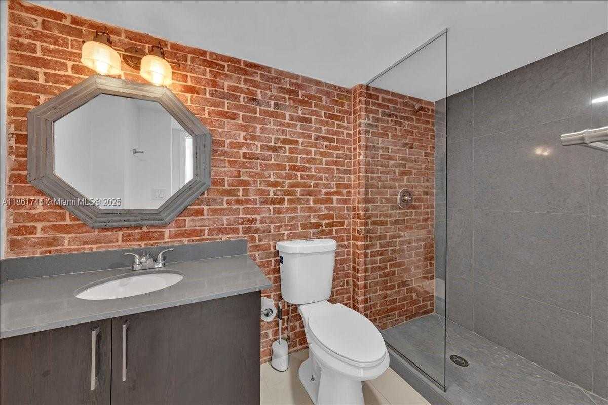 Small Image of 3101 NORTH COUNTRY CLUB DR #512, Aventura Number 14